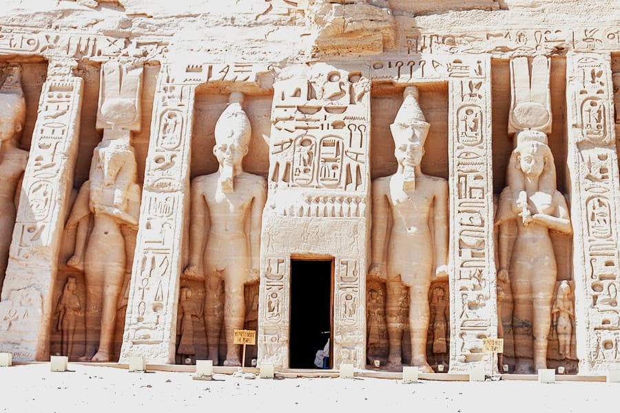 Excursao de Um Dia aos Templos de Abu Simbel a Partir de Aswan de Onibus