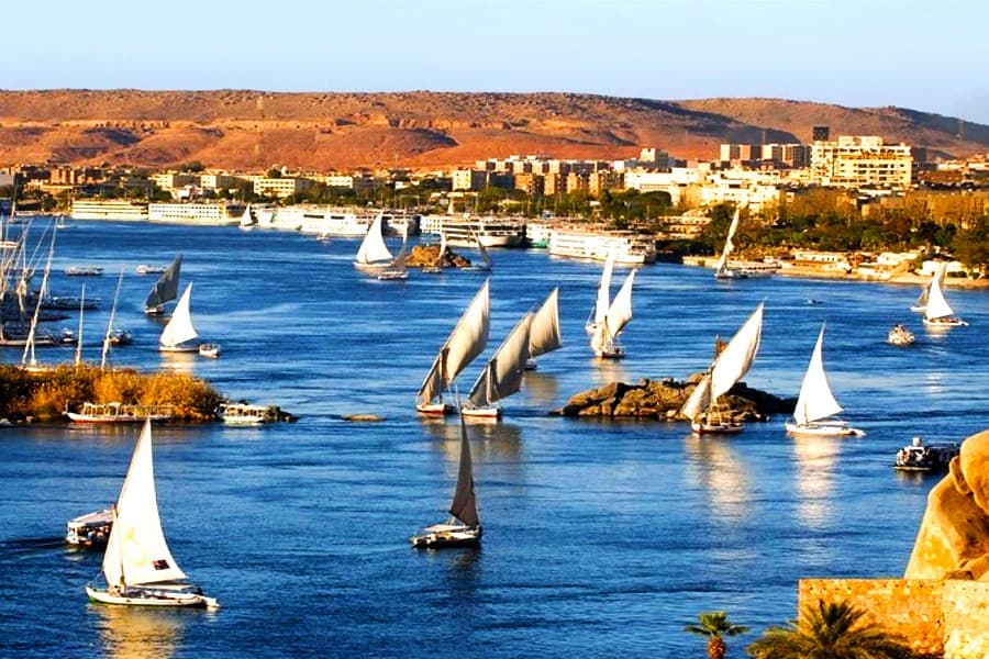Excursao de Um Dia aos Templos de Abu Simbel a Partir de Aswan de Aviao