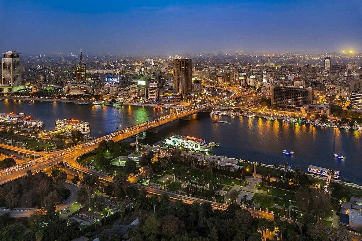 Cairo a Noite do Alto da Montanha