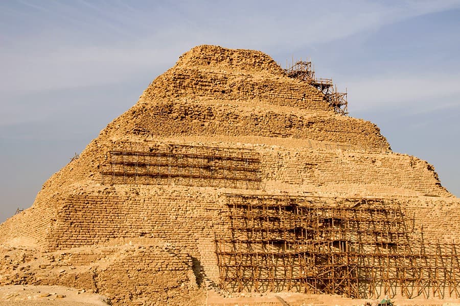 Excursao as Piramides de Giz sucede e Sakkara a partir do Porto de Alexandria