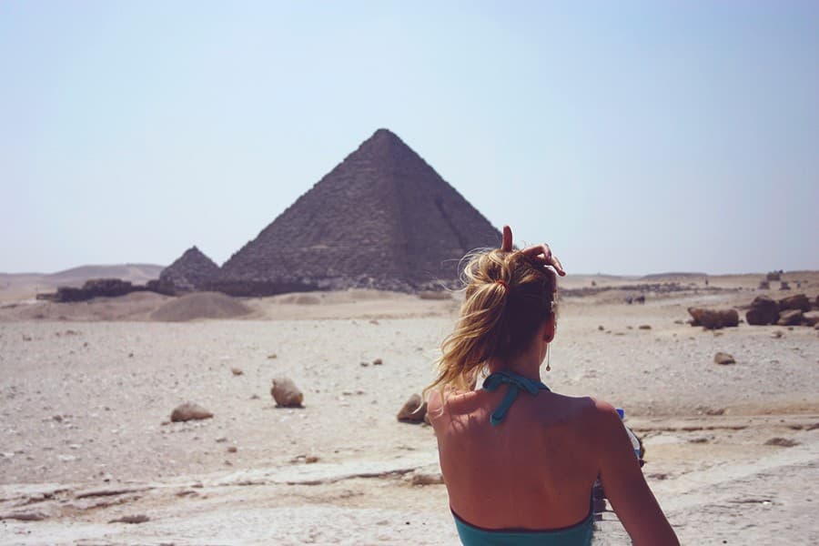 Piramides de Giza, Esfinge e Nilo no Cairo a partir do Porto de Alexandria