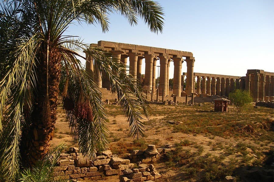 Espetáculo de Som e Luz no Templo de Karnak em Luxor