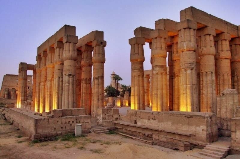 Espetáculo de Som e Luz no Templo de Karnak em Luxor