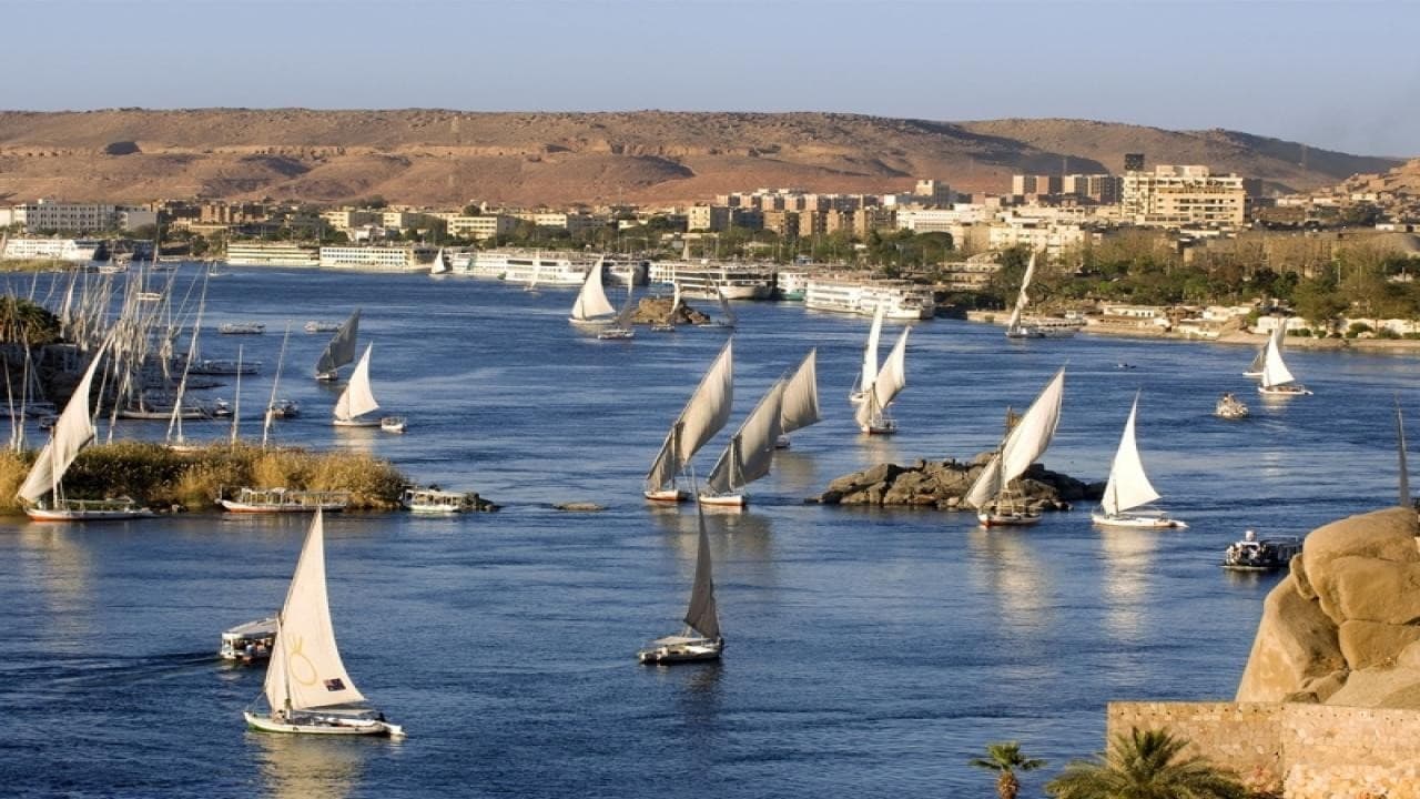 Translado de Saída da Estação de Trem de Aswan