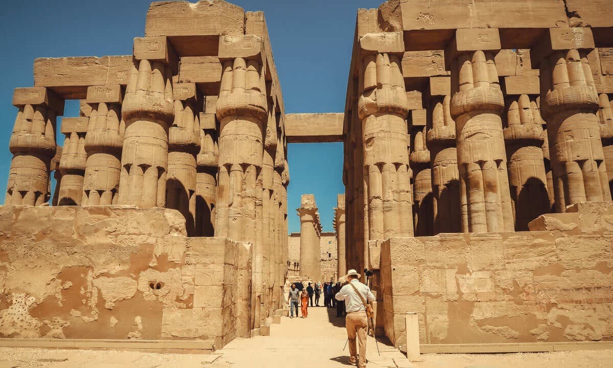 Translacao privada de Luxor para Assuade