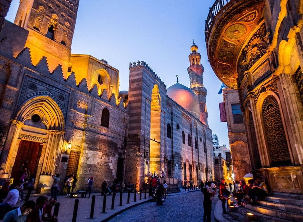 Excursao de 2 Dias a Cidade do Cairo e Piramides de Gizé a partir do Porto de Alexandria
