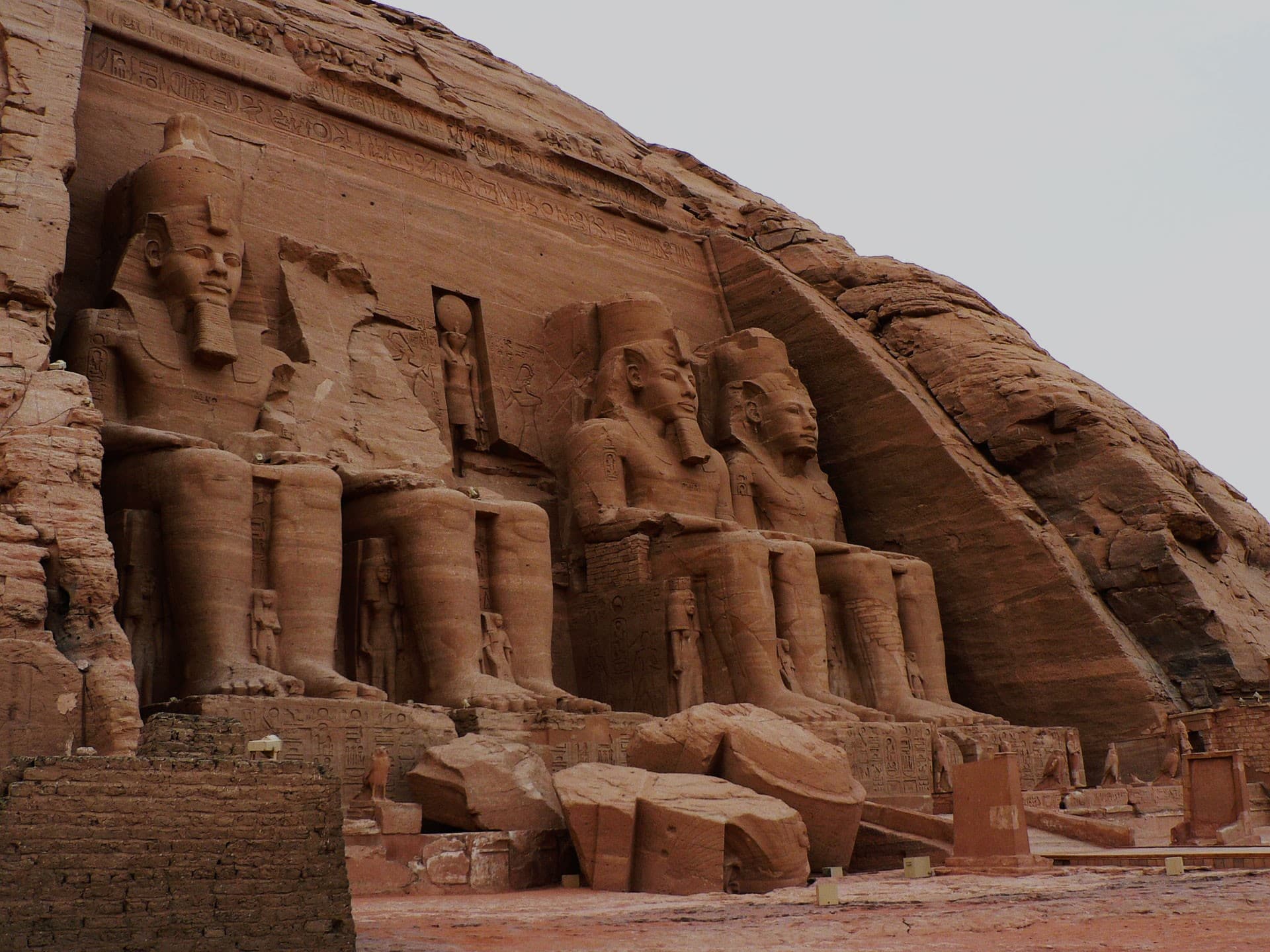 Escursione giornaliera ai templi di Abu Simbel da Assuan in aereo